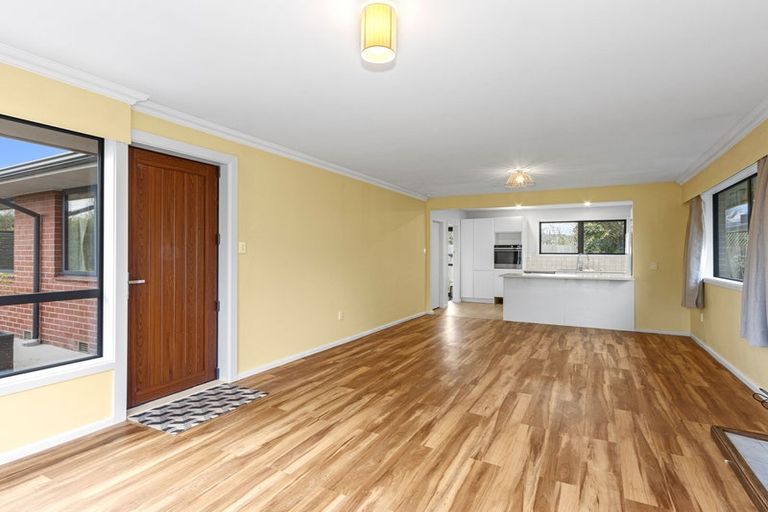 Photo of property in 4/104a Idris Road, Bryndwr, Christchurch, 8052