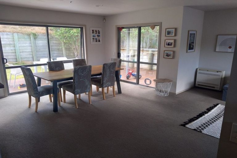 Photo of property in 30 Te Puia Drive, Aotea, Porirua, 5024