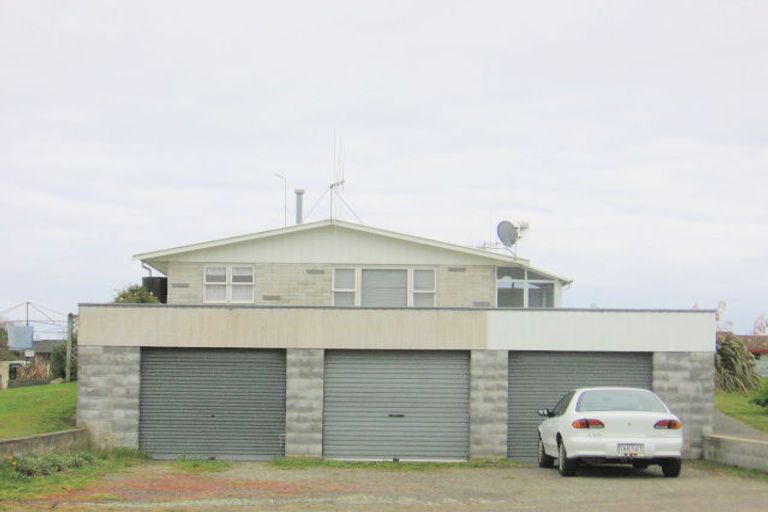 Photo of property in 38a Johnston Street, Foxton, 4814