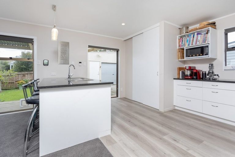 Photo of property in 34 Karaka Street, Helensville, 0800