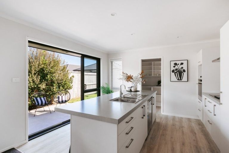 Photo of property in 43 Te Wharo Drive, Papamoa, 3118