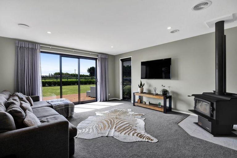 Photo of property in 1 Larlin Drive, Hawera, 4675