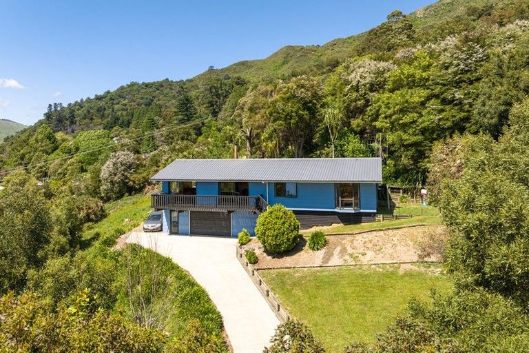 Photo of property in 17 Beach Place, Havelock, 7100