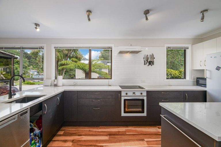 Photo of property in 32 Foster Avenue, Huia, Auckland, 0604