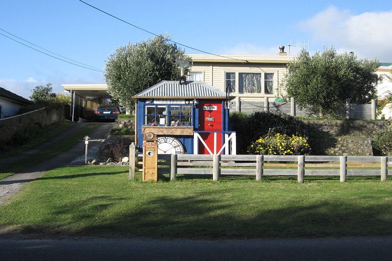 Photo of property in 9 Dale Road, Raumati South, Paraparaumu, 5032