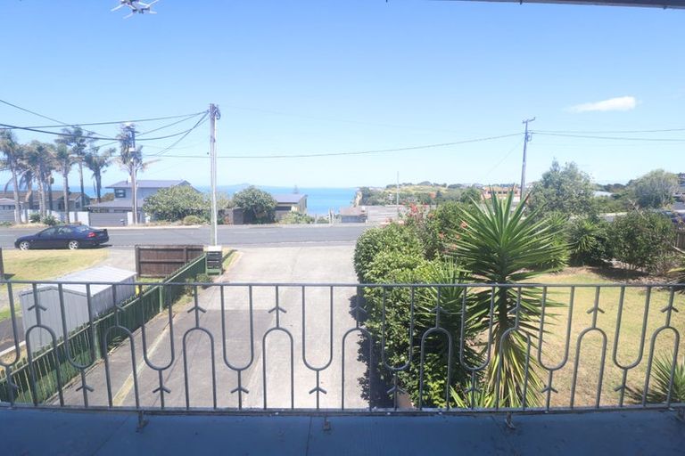 Photo of property in 35a Wade River Road, Stanmore Bay, Whangaparaoa, 0932