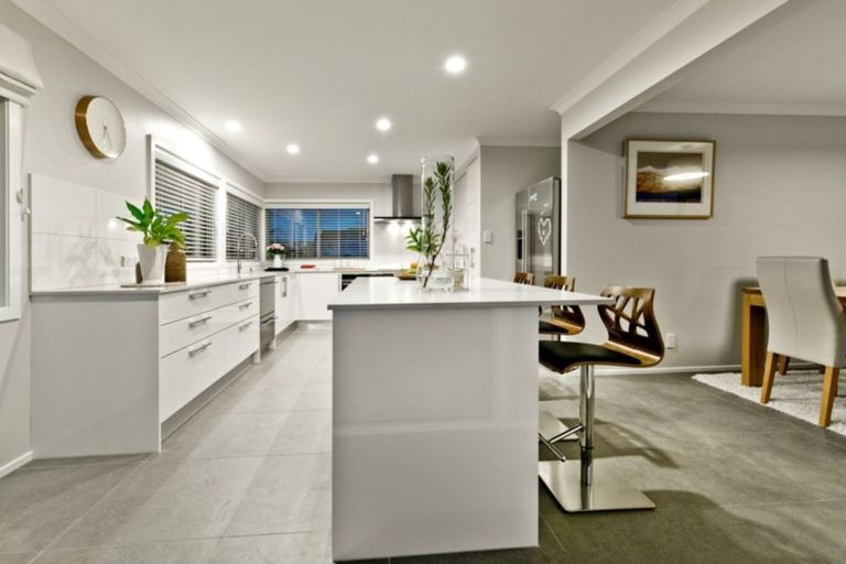 Photo of property in 1/2 Ocean View Road, Milford, Auckland, 0620