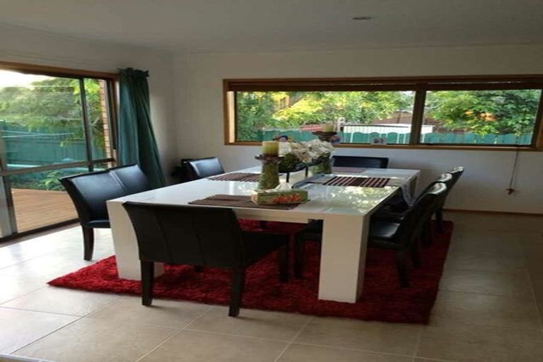 Photo of property in 21 Voltaire Court, Botany Downs, Auckland, 2010