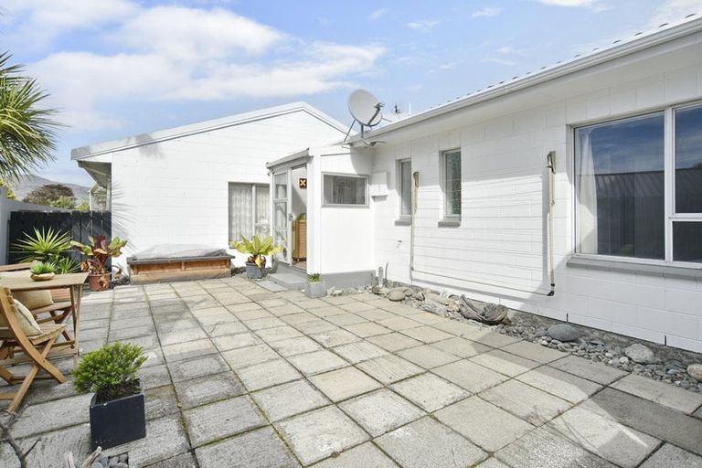 Photo of property in 2/10 Lane Street, Woolston, Christchurch, 8023