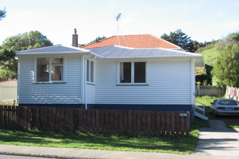 Photo of property in 118b Newlands Road, Newlands, Wellington, 6037