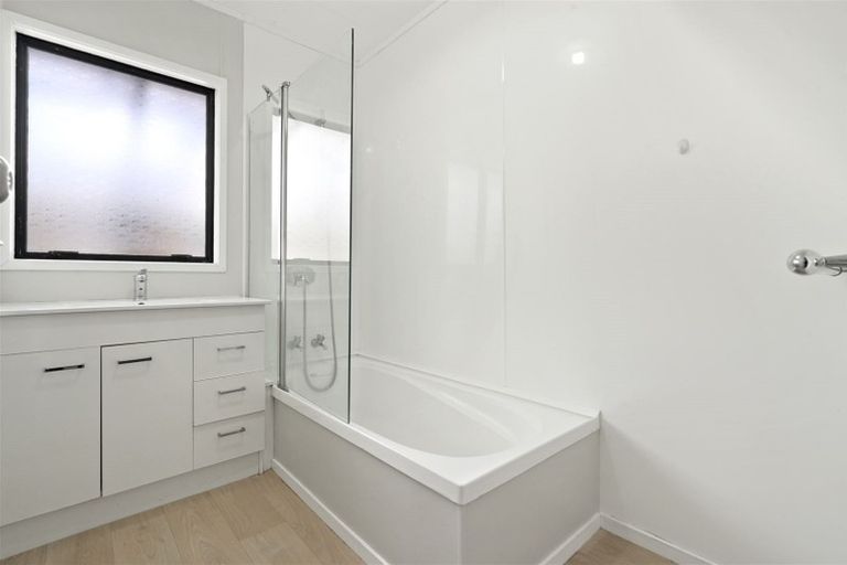 Photo of property in 13 Kopu Place, Clendon Park, Auckland, 2103