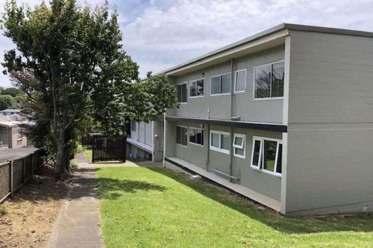 Photo of property in 1/34 Uxbridge Road, Mellons Bay, Auckland, 2014