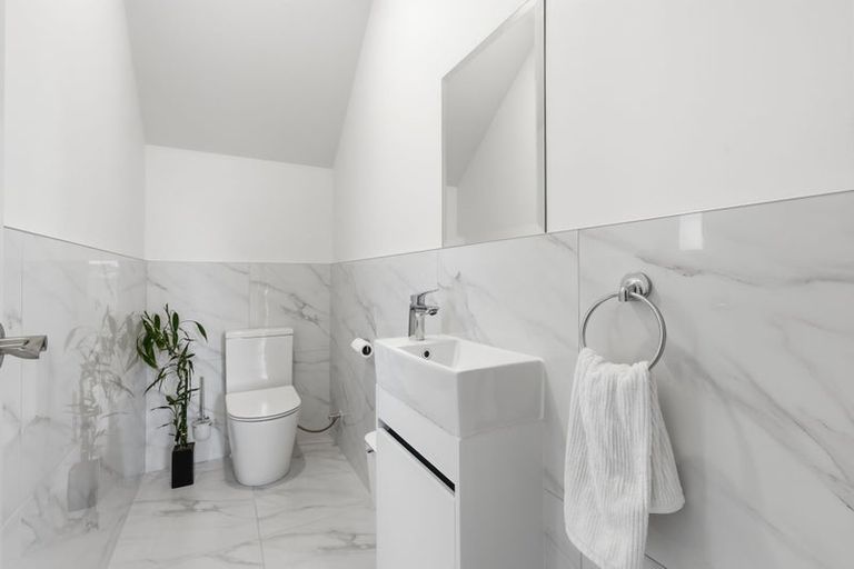 Photo of property in 2/2 Chapman Road, Te Atatu Peninsula, Auckland, 0610