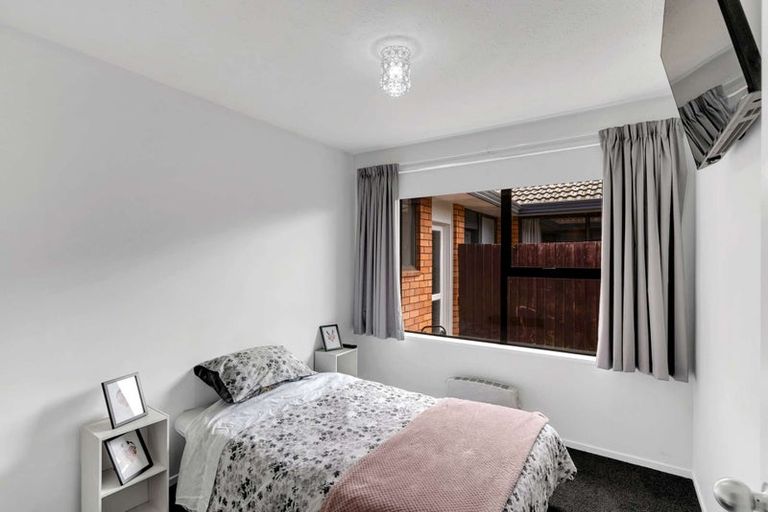 Photo of property in 1/42 Briarmont Street, Avondale, Christchurch, 8061