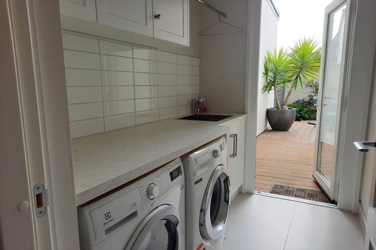 Photo of property in 6 John Britten Lane, Riccarton, Christchurch, 8011