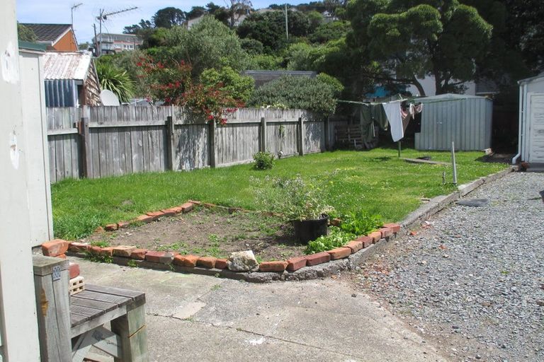 Photo of property in 74 Kilbirnie Crescent, Kilbirnie, Wellington, 6022