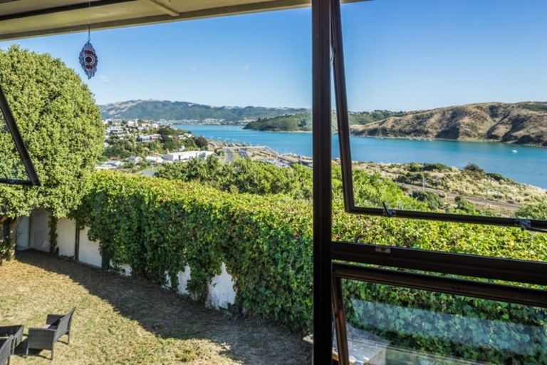 Photo of property in 47 Kiriwai Road, Paremata, Porirua, 5024