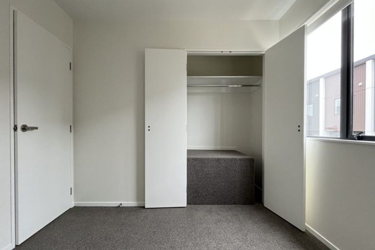 Photo of property in 4/474 West Coast Road, Glen Eden, Auckland, 0602