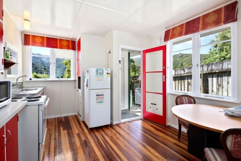 Photo of property in 32a Kopara Grove, Stokes Valley, Lower Hutt, 5019