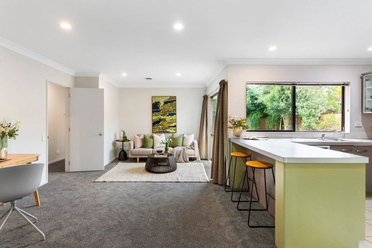 Photo of property in 33 Croftview Road, Wattle Downs, Auckland, 2103