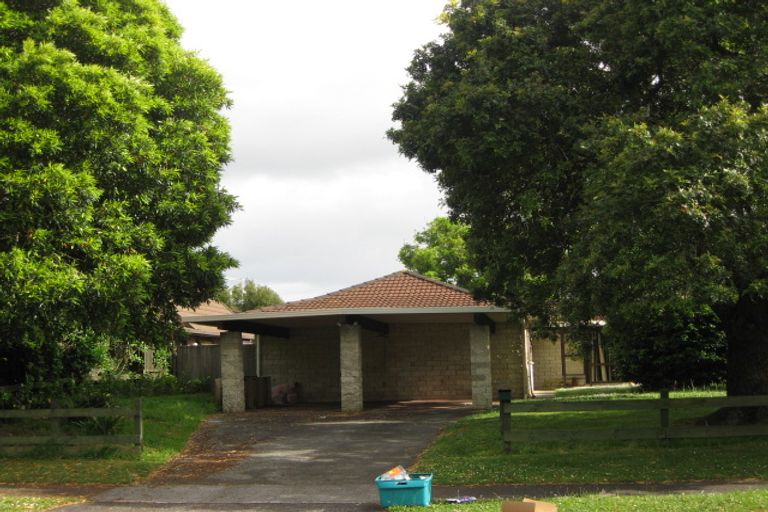 Photo of property in 19 Walter Strevens Drive, Conifer Grove, Takanini, 2112