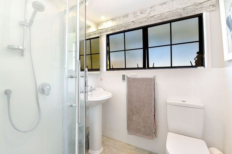 Photo of property in 14a Motuora Road, Manly, Whangaparaoa, 0930