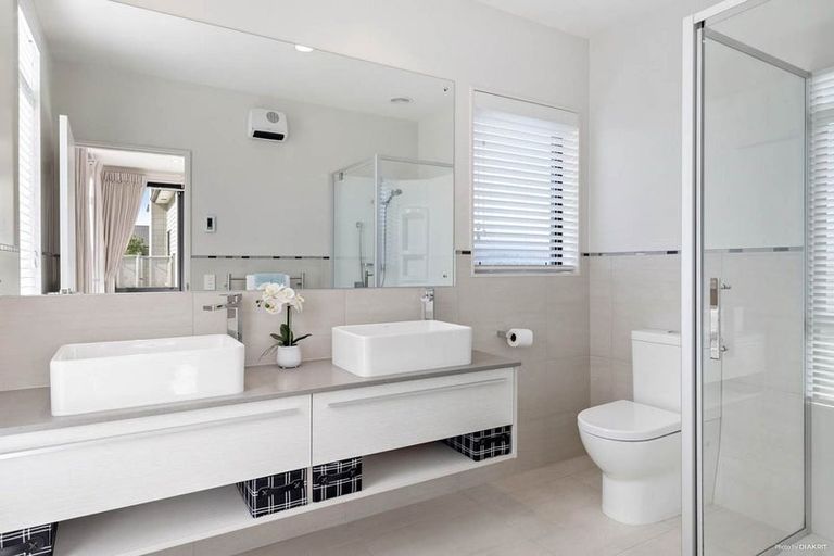 Photo of property in 2 Kabardin Street, Karaka, Papakura, 2113