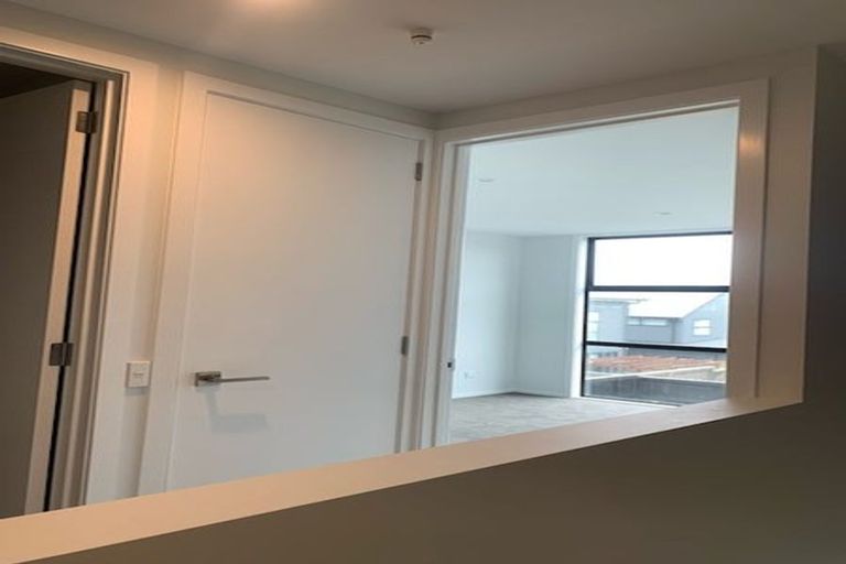 Photo of property in 14 Kaiwawao Lane, Hobsonville, Auckland, 0616