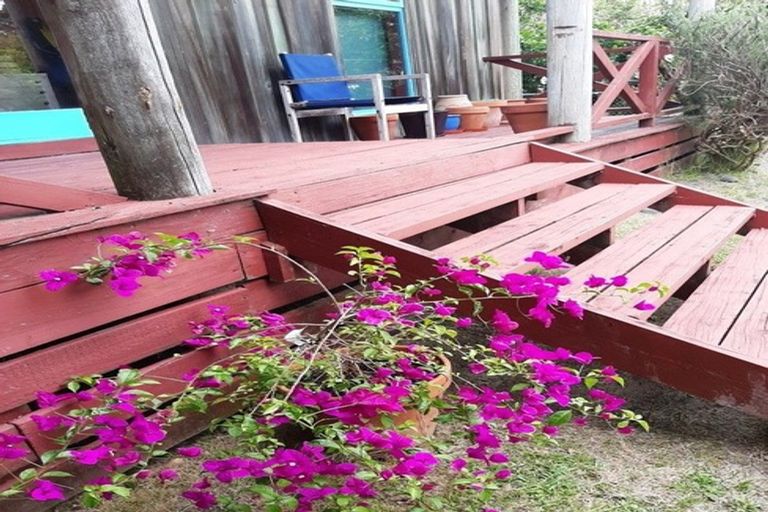 Photo of property in 169 Howard Road, Orere Point, Papakura, 2585