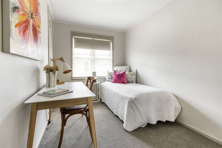 Photo of property in 10 Aramoana Avenue, Devonport, Auckland, 0624