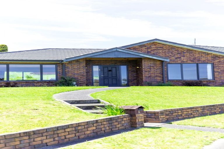 Photo of property in 15 Charles Close, Springvale, Whanganui, 4501