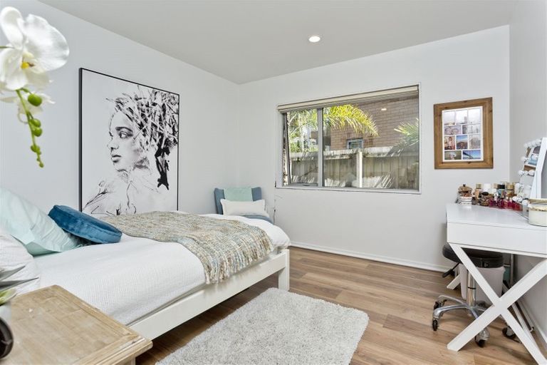 Photo of property in 52a Matipo Road, Mairangi Bay, Auckland, 0630