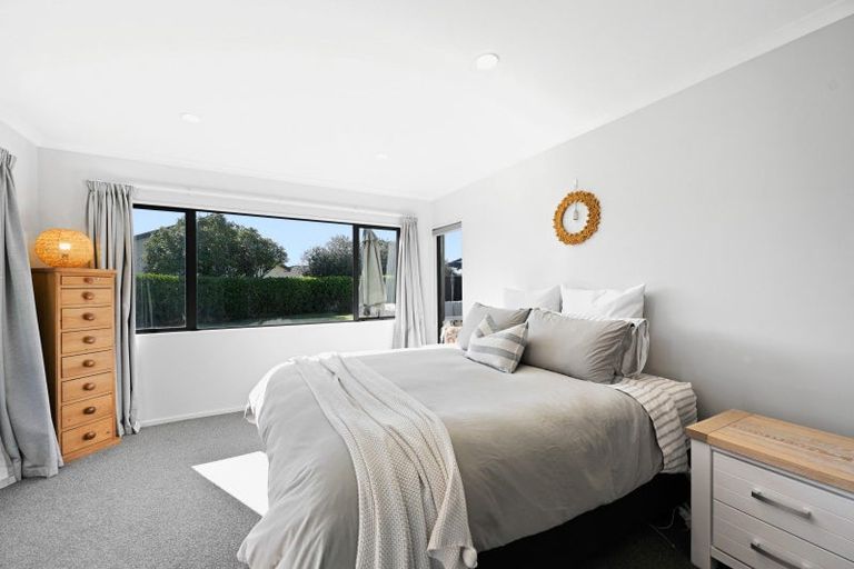 Photo of property in 13 Mangakoea Place, St Andrews, Hamilton, 3200