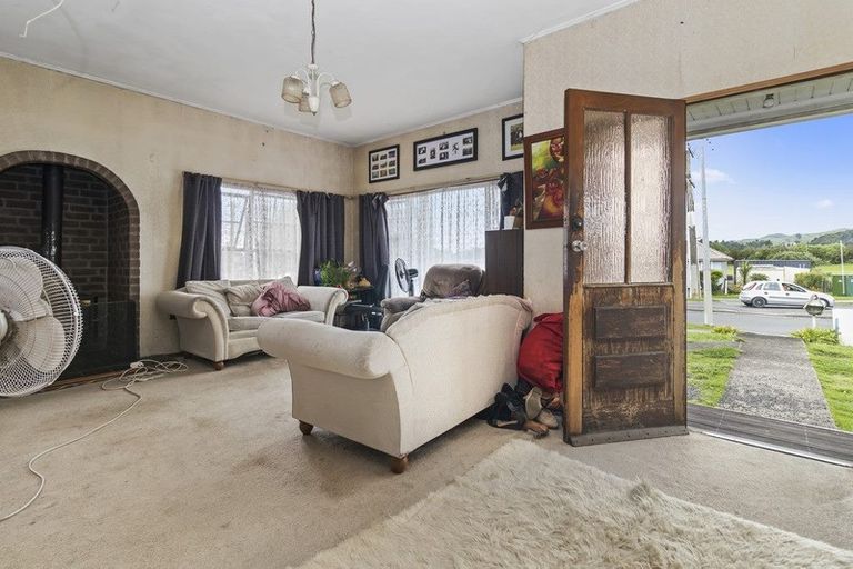 Photo of property in 1 Harris Street, Huntly, 3700