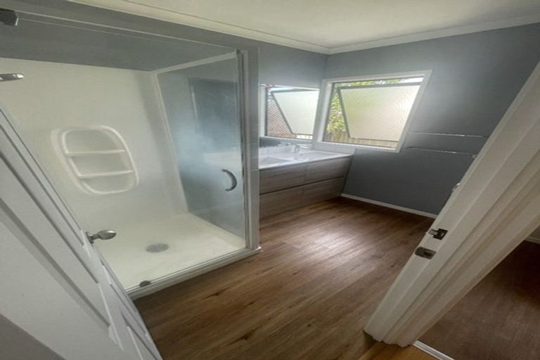 Photo of property in 4 Coubray Place, Botany Downs, Auckland, 2010