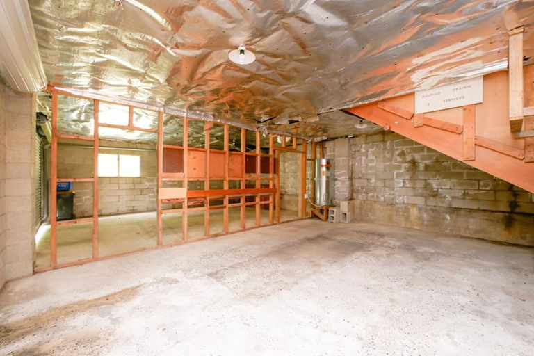 Photo of property in 4 Winston Place, Kew, Dunedin, 9012