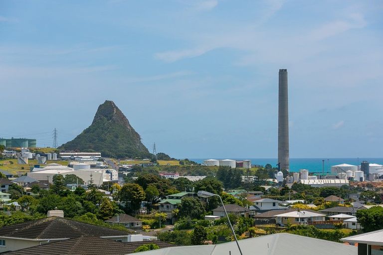 Photo of property in 403 Devon Street West, Lynmouth, New Plymouth, 4310