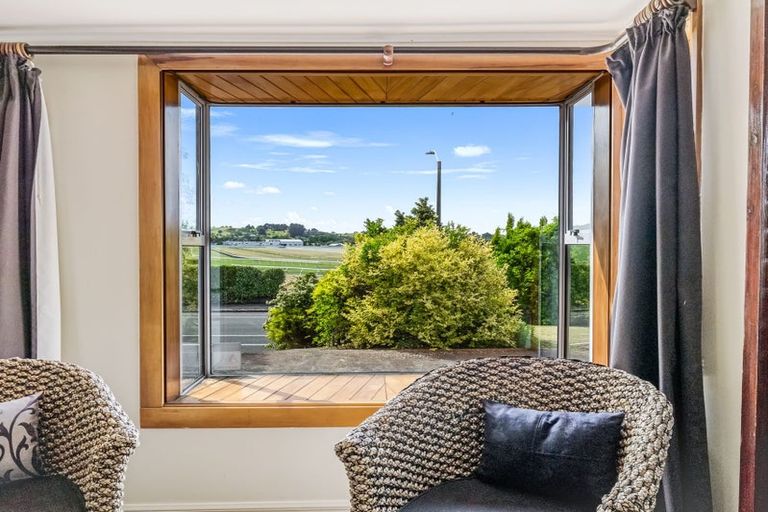 Photo of property in 31 Jackson Street, College Estate, Whanganui, 4500
