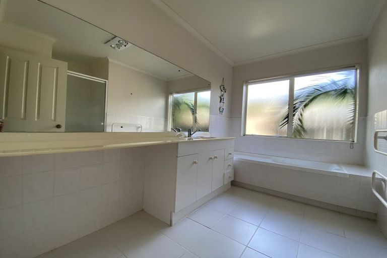 Photo of property in 48 Princeton Parade, Albany, Auckland, 0632