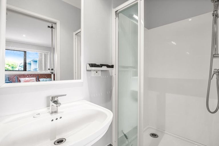 Photo of property in 4a/30 Westward Ho, Glen Eden, Auckland, 0602