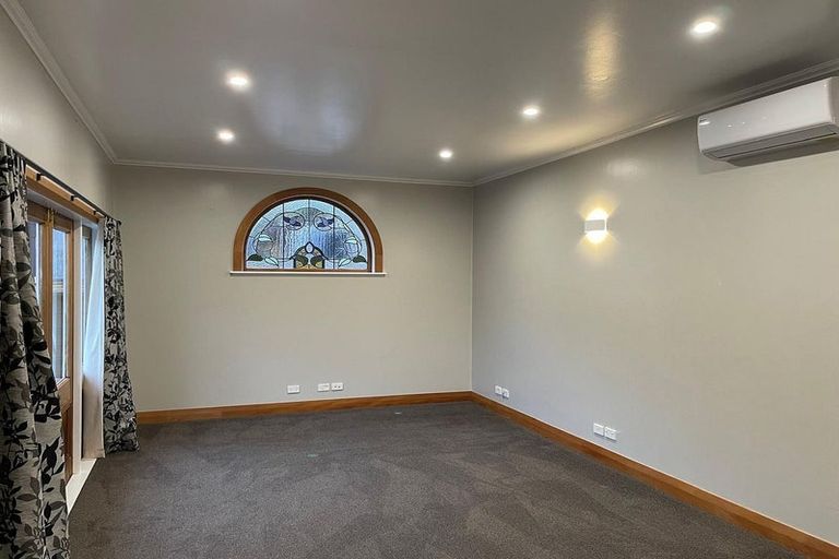 Photo of property in 17 Petherick Crescent, Johnsonville, Wellington, 6037