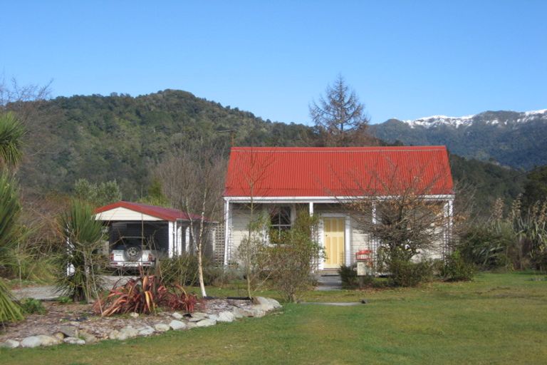 Photo of property in 20 Stafford Street, Blackball, 7804