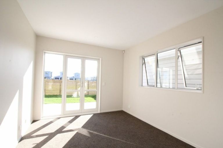 Photo of property in 10 Divide Loop, Takanini, 2112