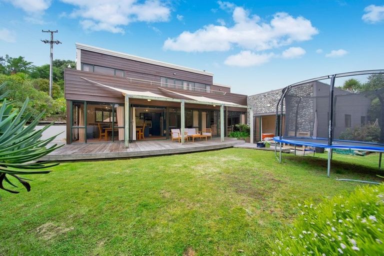 Photo of property in 2 Victoria Road, Omata, New Plymouth, 4374