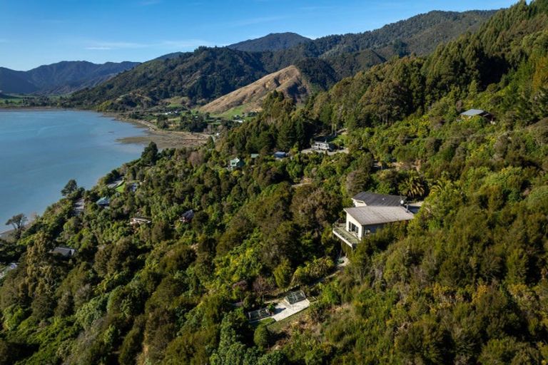 Photo of property in 50 Tepuia Heights, Havelock, Picton, 7281