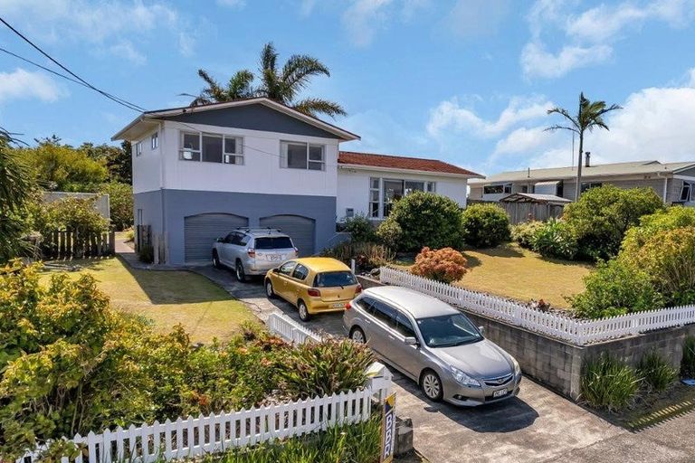 Photo of property in 12 Seaview Road, Ruakaka, 0116