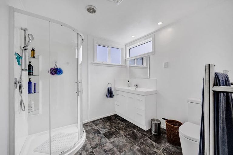 Photo of property in 124 Weraroa Road, Waverley, 4510