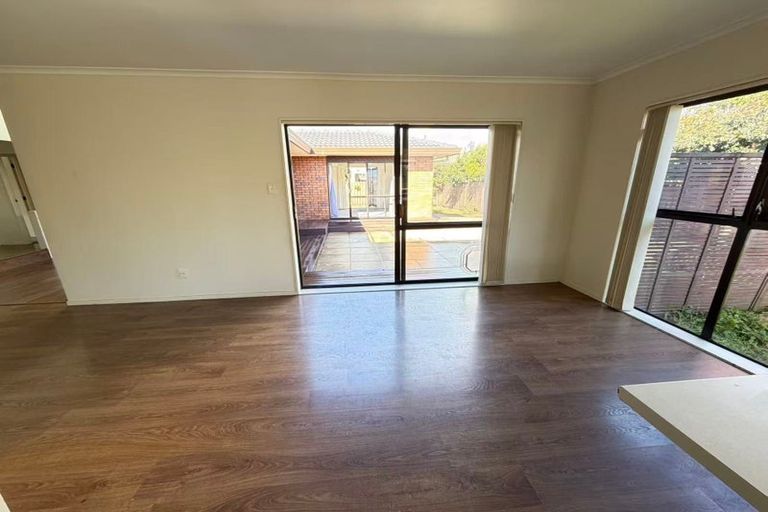 Photo of property in 163 Walter Strevens Drive, Conifer Grove, Takanini, 2112