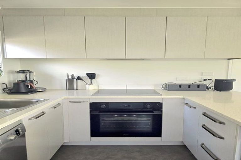 Photo of property in 18 Kahurangi Place, Snells Beach, 0920