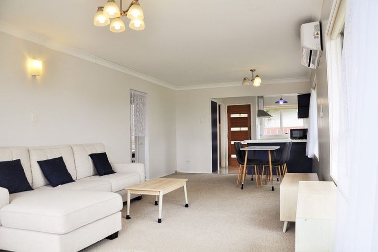 Photo of property in 1/3 Capilano Place, Glenfield, Auckland, 0629
